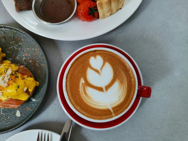 Mastering the Art of Layering: Stylish Strategies for Navigating Spring"s Unpredictable UK Weather